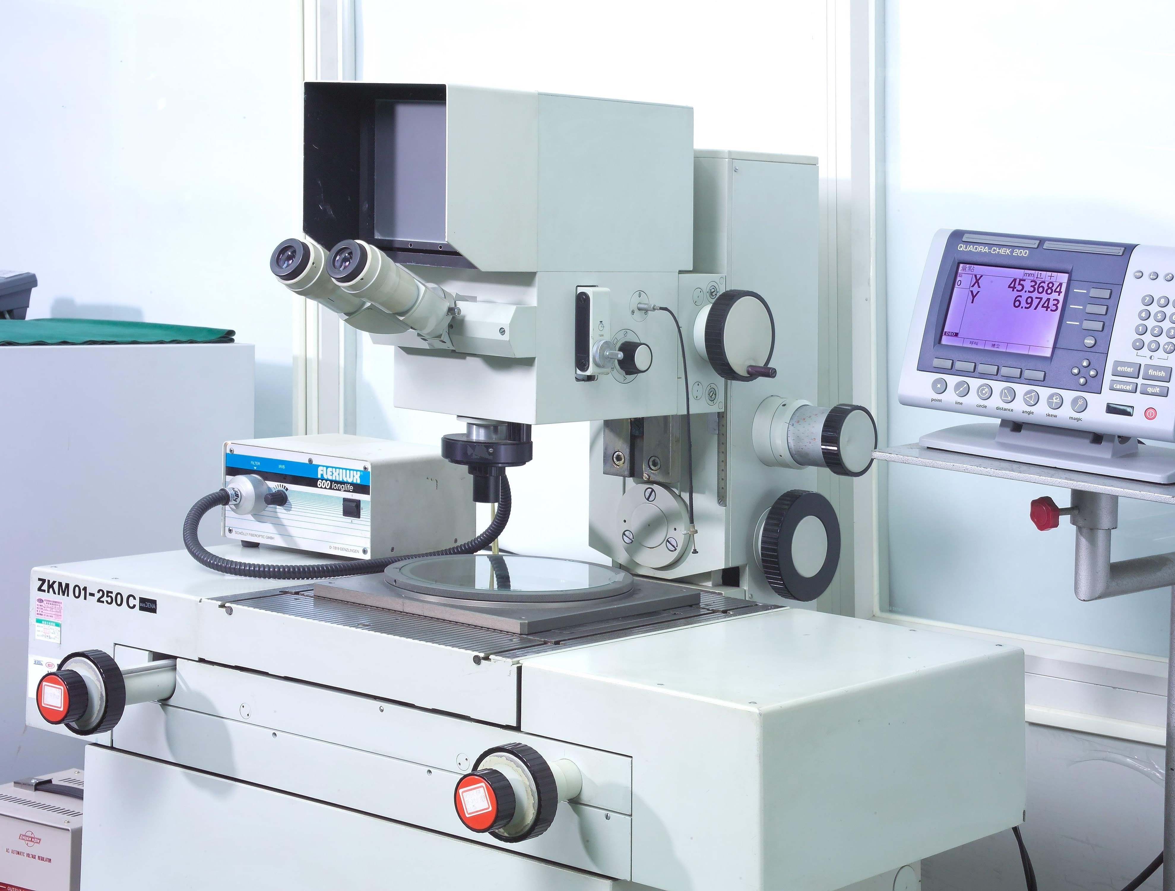 ZEISS Optisches Mikroskop